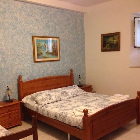 B & B Leonard Acqui Roma Eksteriør bilde