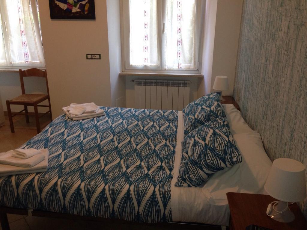 B & B Leonard Acqui Roma Rom bilde